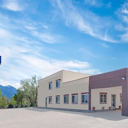 Days Inn By Wyndham Taos Exterior photo