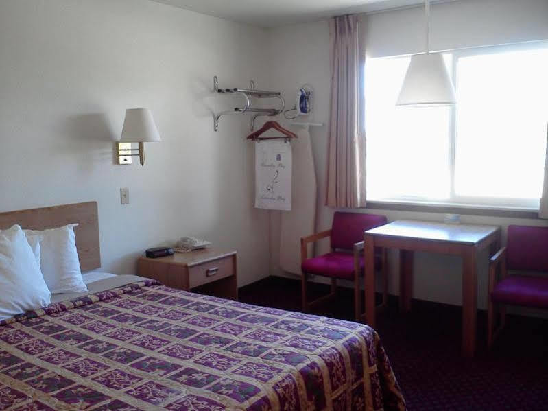 Days Inn By Wyndham Taos Exterior photo